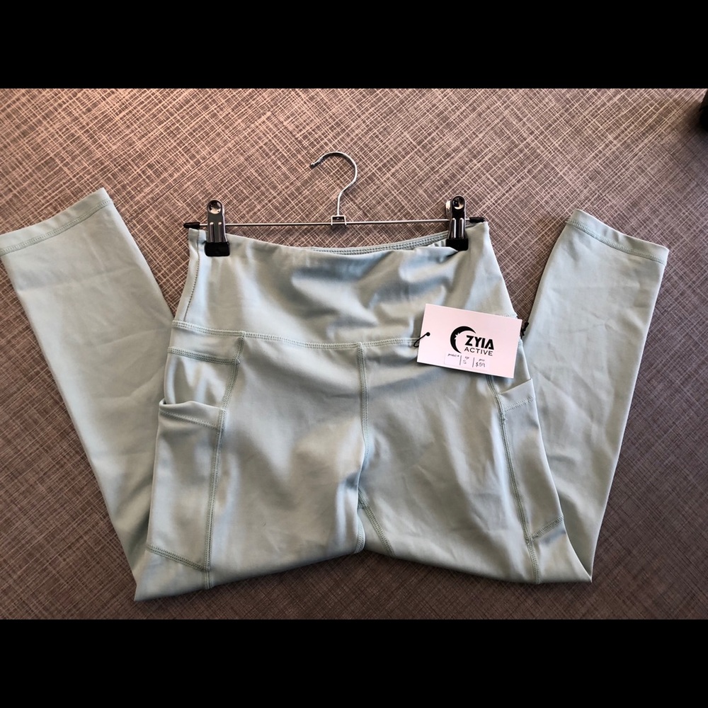 Spearmint Pocket Light n Tight Hi-Rise Capris 2